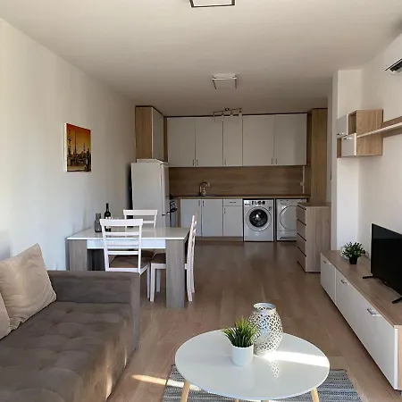 Brand New With Outdoor Swimming Pool Lejlighed Varna